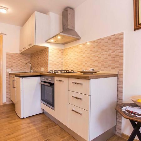 Apartment Premsai Ровин Екстериор снимка