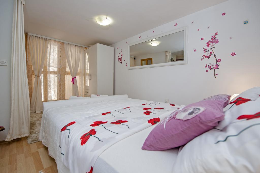 Apartment Premsai Ровин Екстериор снимка