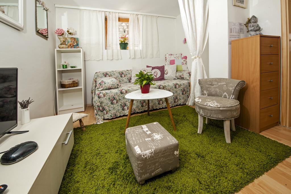 Apartment Premsai Ровин Екстериор снимка
