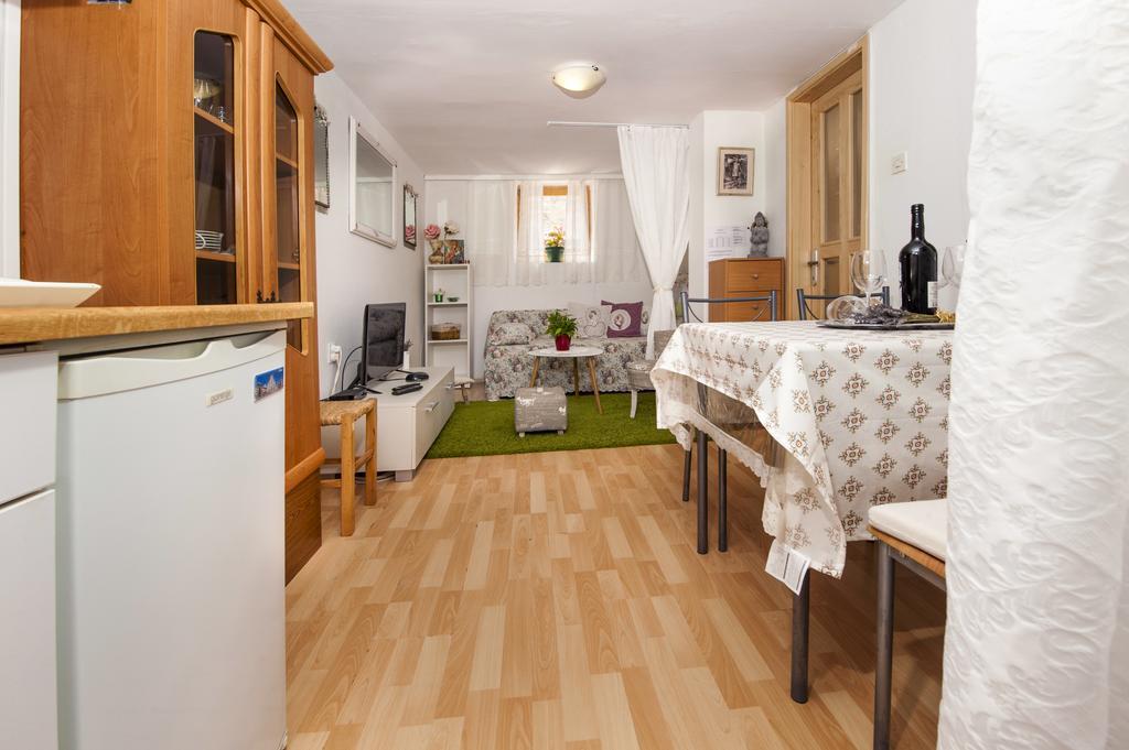 Apartment Premsai Ровин Екстериор снимка