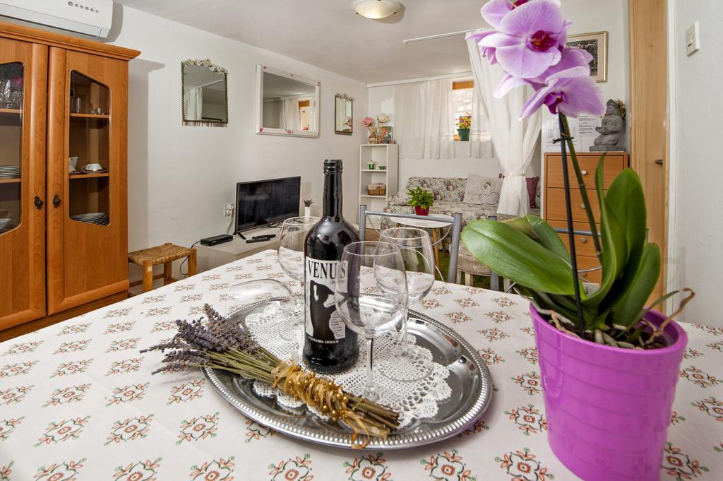 Apartment Premsai Ровин Екстериор снимка