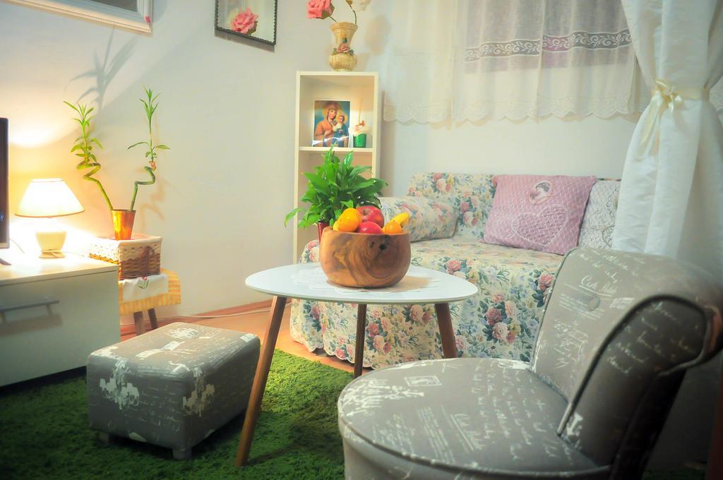 Apartment Premsai Ровин Екстериор снимка