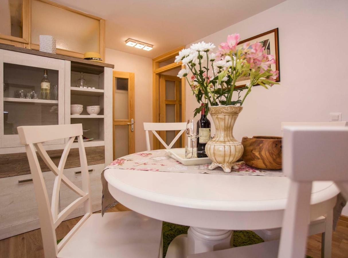 Apartment Premsai Ровин Екстериор снимка