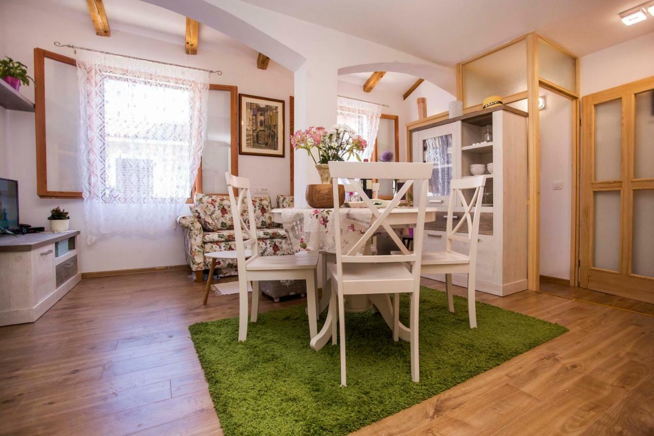 Apartment Premsai Ровин Екстериор снимка